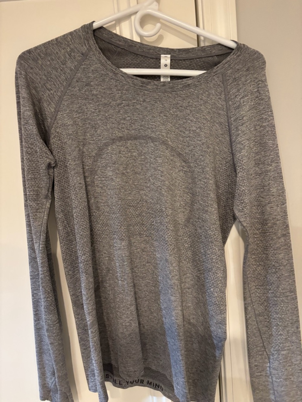 lululemon athletica Heather Gray Long Sleeve Crew Top